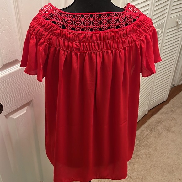 Max Studio red lace top - Picture 3 of 5